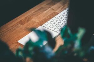 managing non-employees